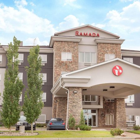 Hotel Ramada By Wyndham Camrose Zewnętrze zdjęcie