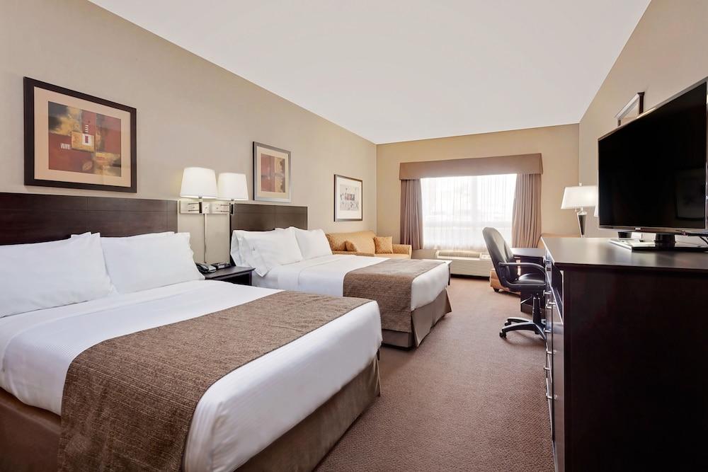 Hotel Ramada By Wyndham Camrose Zewnętrze zdjęcie