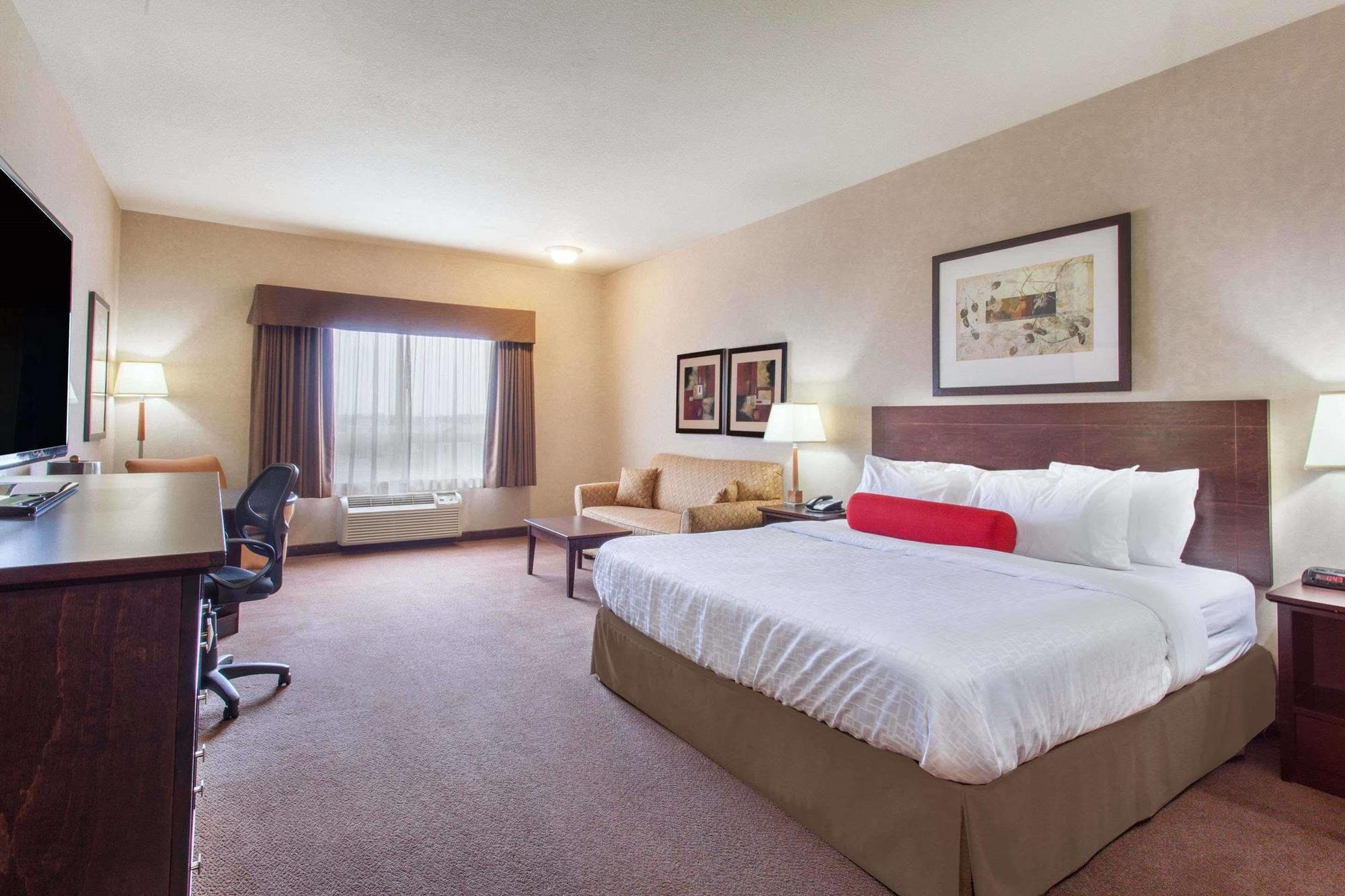 Hotel Ramada By Wyndham Camrose Zewnętrze zdjęcie